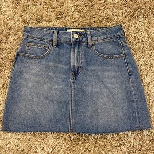 3 for 25 🤍Light / Medium Wash Denim Pacsun Skirt Size 26🤍